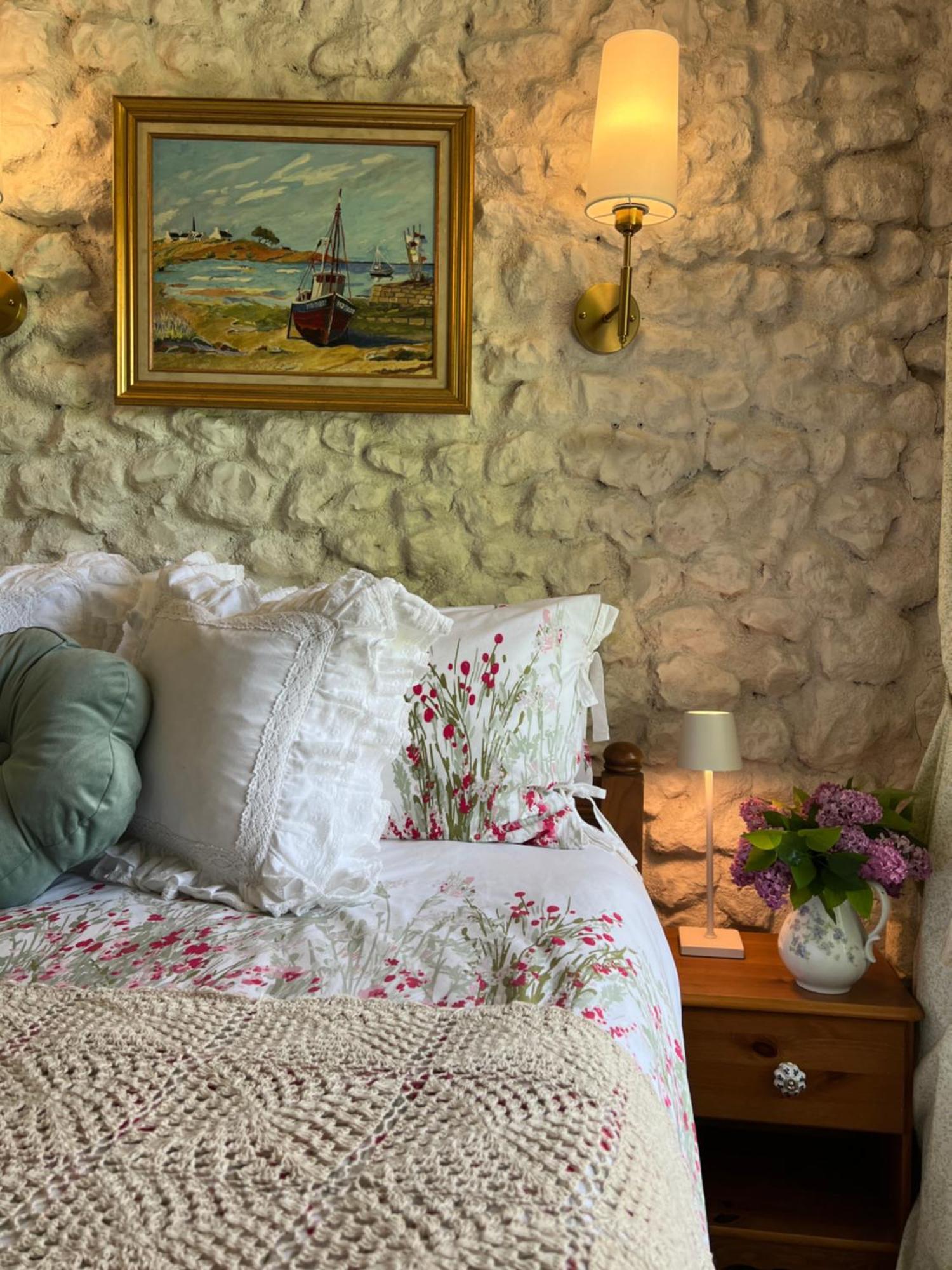Entire Apartment With Swimming Pool Near Aubeterre Saint-Romain  Exterior photo